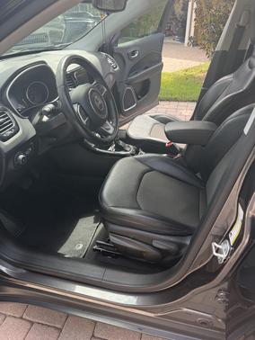 Gray 2020 Jeep Compass Latitude