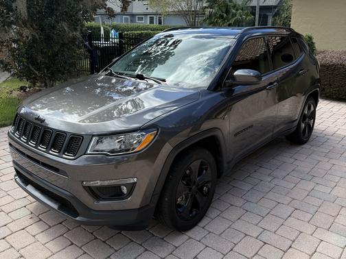 Gray 2020 Jeep Compass Latitude