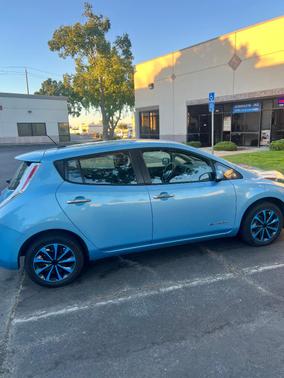 Blue 2015 Nissan Leaf S