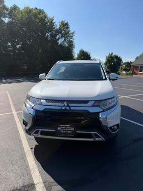 White 2019 Mitsubishi Outlander SEL