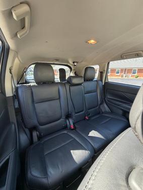 White 2019 Mitsubishi Outlander SEL