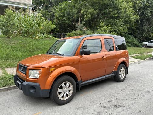 Orange 2006 Honda Element EX-P