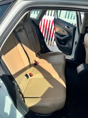 White 2019 Volkswagen Jetta 1.4T SE