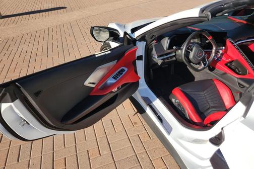 White 2022 Chevrolet Corvette Stingray w/2LT