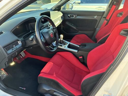 2023 Honda Civic Type R Base