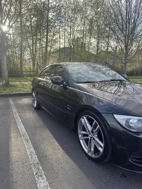 Black 2012 BMW 335 is