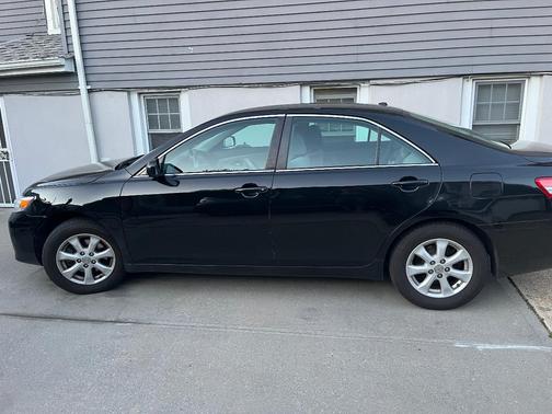 Black 2011 Toyota Camry LE