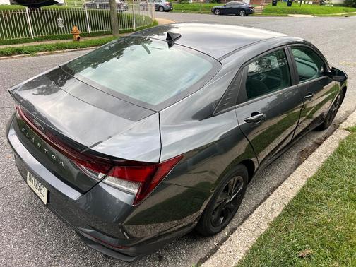 Gray 2022 Hyundai ELANTRA SEL