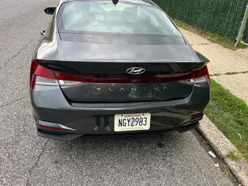 Gray 2022 Hyundai ELANTRA SEL