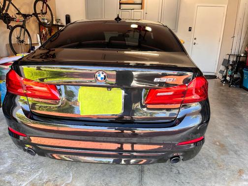 Black 2020 BMW 530 i