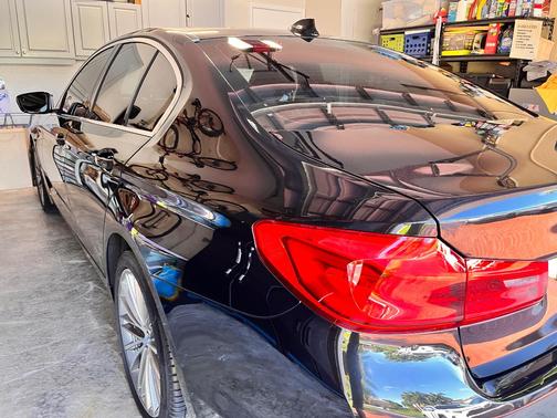 Black 2020 BMW 530 i