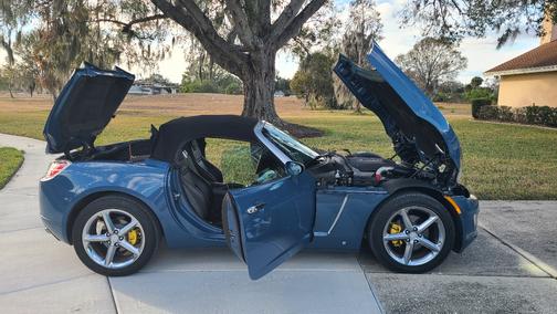 2008 Saturn Sky Red Line