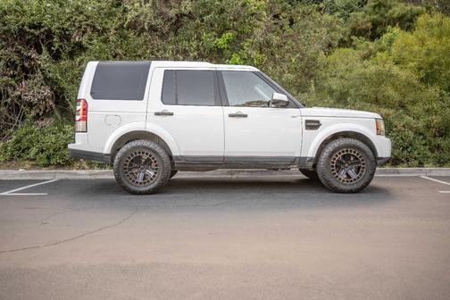2011 Land Rover LR4 Base