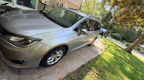 Silver 2020 Chrysler Pacifica Limited