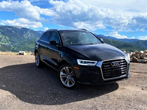 Photo 3 of 10 of 2016 Audi Q3 2.0T Prestige