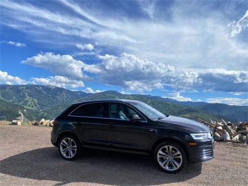 Photo 4 of 10 of 2016 Audi Q3 2.0T Prestige