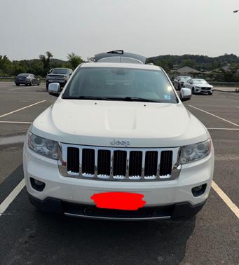White 2011 Jeep Grand Cherokee Limited