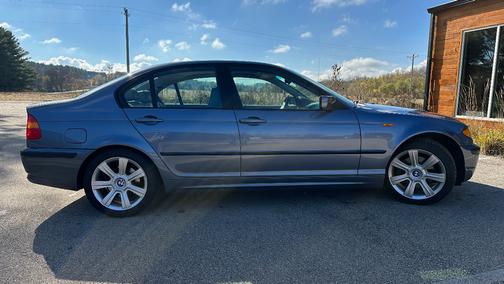 Blue 2003 BMW 325 i