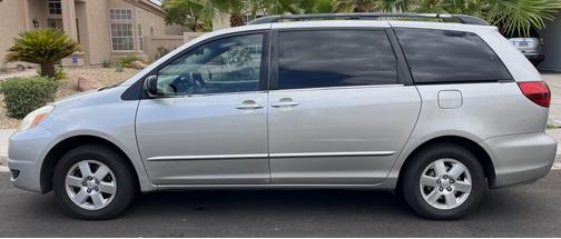 2004 Toyota Sienna LE