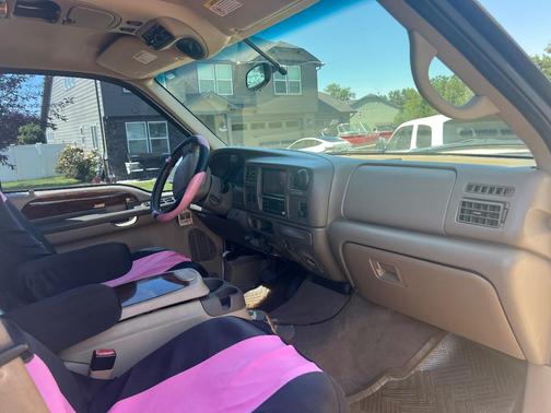 White 2002 Ford Excursion Limited