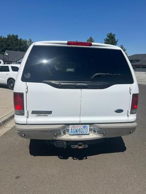 White 2002 Ford Excursion Limited