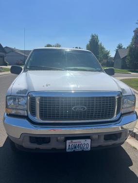White 2002 Ford Excursion Limited