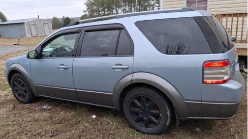 Blue 2008 Ford Taurus X SEL