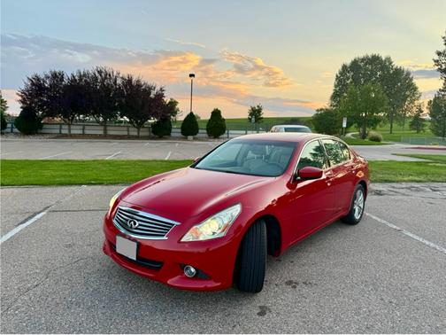 2010 INFINITI G37 x