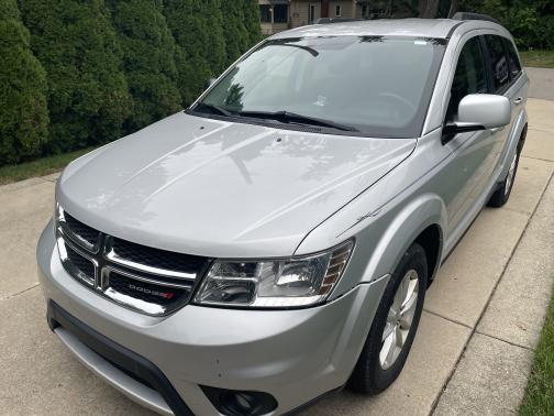 Silver 2014 Dodge Journey SXT
