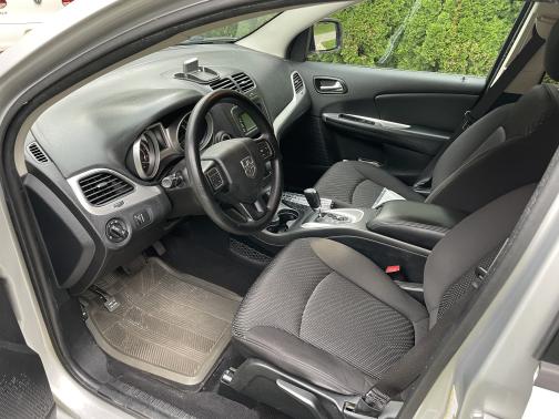 Silver 2014 Dodge Journey SXT