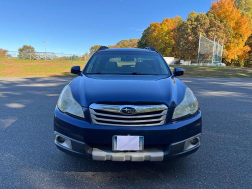 Blue 2011 Subaru Outback 3.6 R Limited