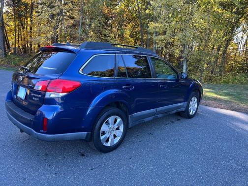 Blue 2011 Subaru Outback 3.6 R Limited