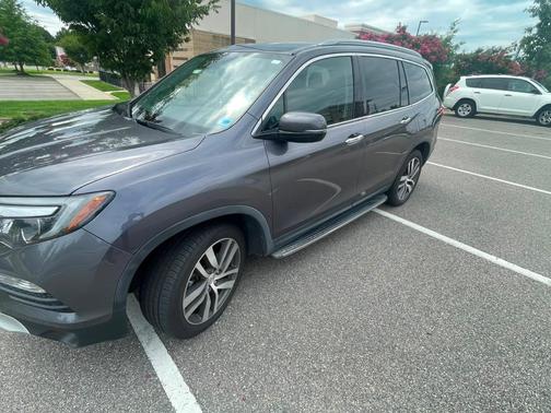 Gray 2017 Honda Pilot Elite