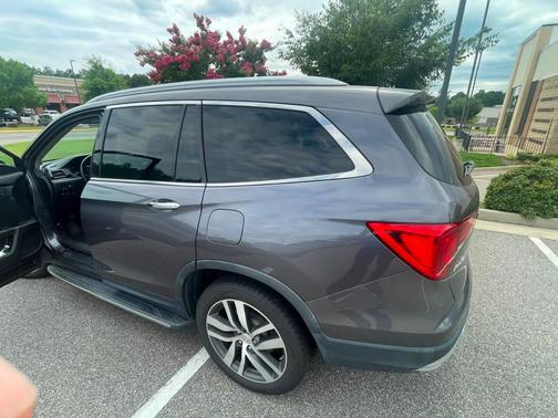 Gray 2017 Honda Pilot Elite