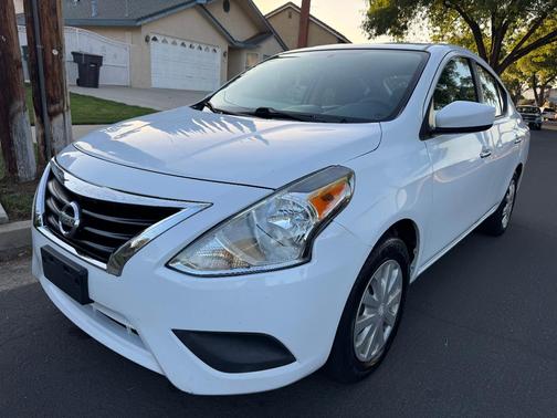 White 2019 Nissan Versa 1.6 SV