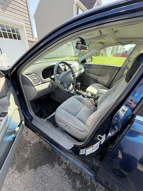 Blue 2004 Toyota Camry XLE