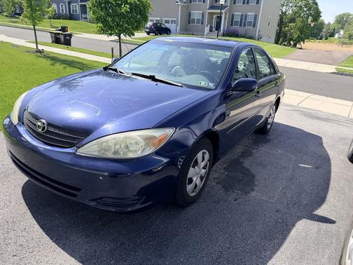 Blue 2004 Toyota Camry XLE