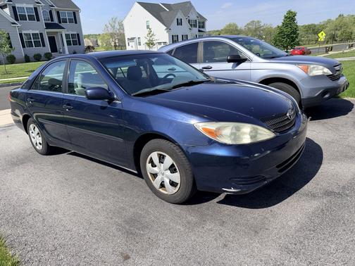 Blue 2004 Toyota Camry XLE