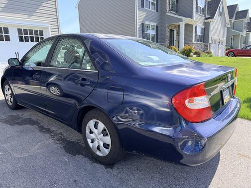 Blue 2004 Toyota Camry XLE