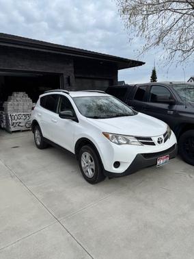 White 2013 Toyota RAV4 LE