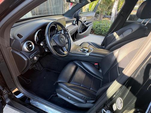 Black 2018 Mercedes-Benz GLC 300 4MATIC