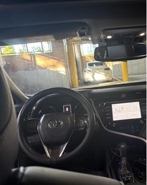 2019 Toyota Camry Hybrid SE