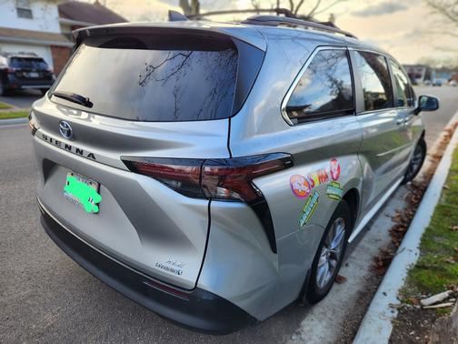 2023 Toyota Sienna XLE