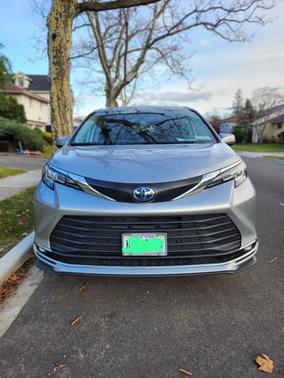 2023 Toyota Sienna XLE