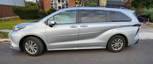 2023 Toyota Sienna XLE