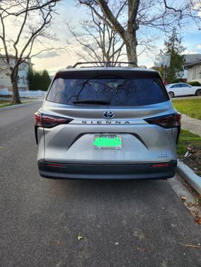 2023 Toyota Sienna XLE