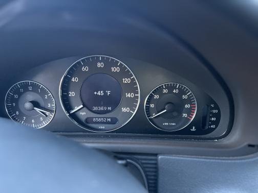 Photo 5 of 6 of 2005 Mercedes-Benz CLK-Class 320 Cabriolet