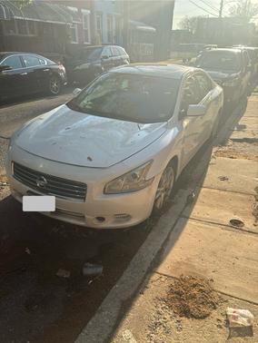 White 2014 Nissan Maxima S