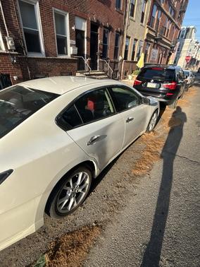 White 2014 Nissan Maxima S