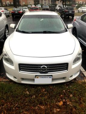 White 2014 Nissan Maxima S